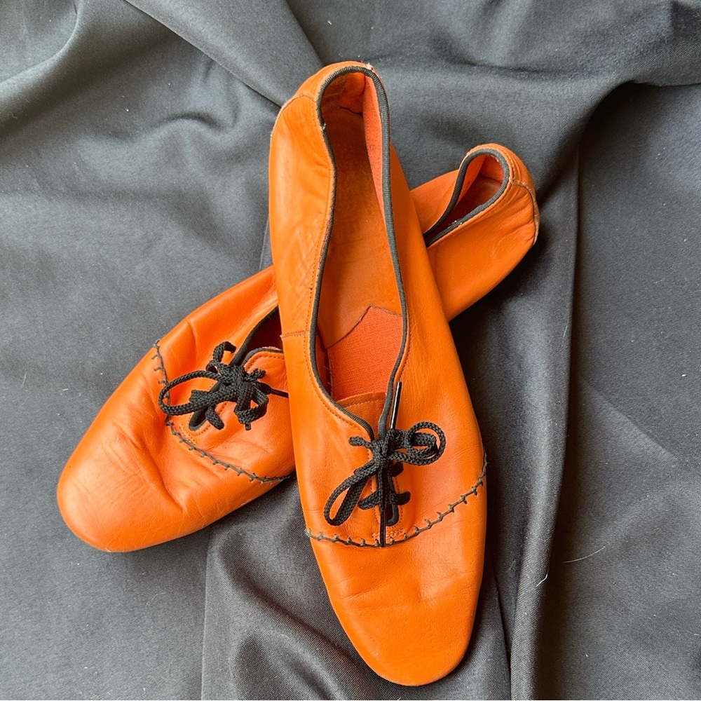 Vintage Women’s Orange Leather Lace up Flats